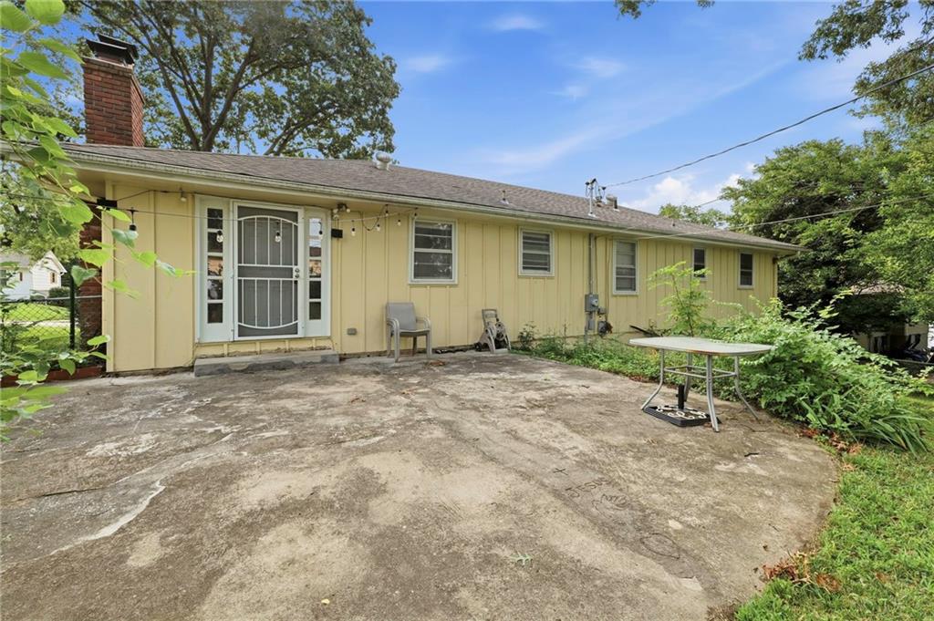 Photo 4 of Single family home for sale at 10936 Myrtle Ave, Kansas City, MO 64137 | MLS# 2635764 | Listing updated on 2026-10-24