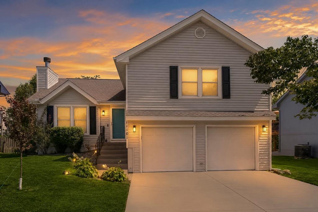 Single family home for sale at 11101 N Lewis Ave, Kansas City, MO 64157 | MLS# 2640239