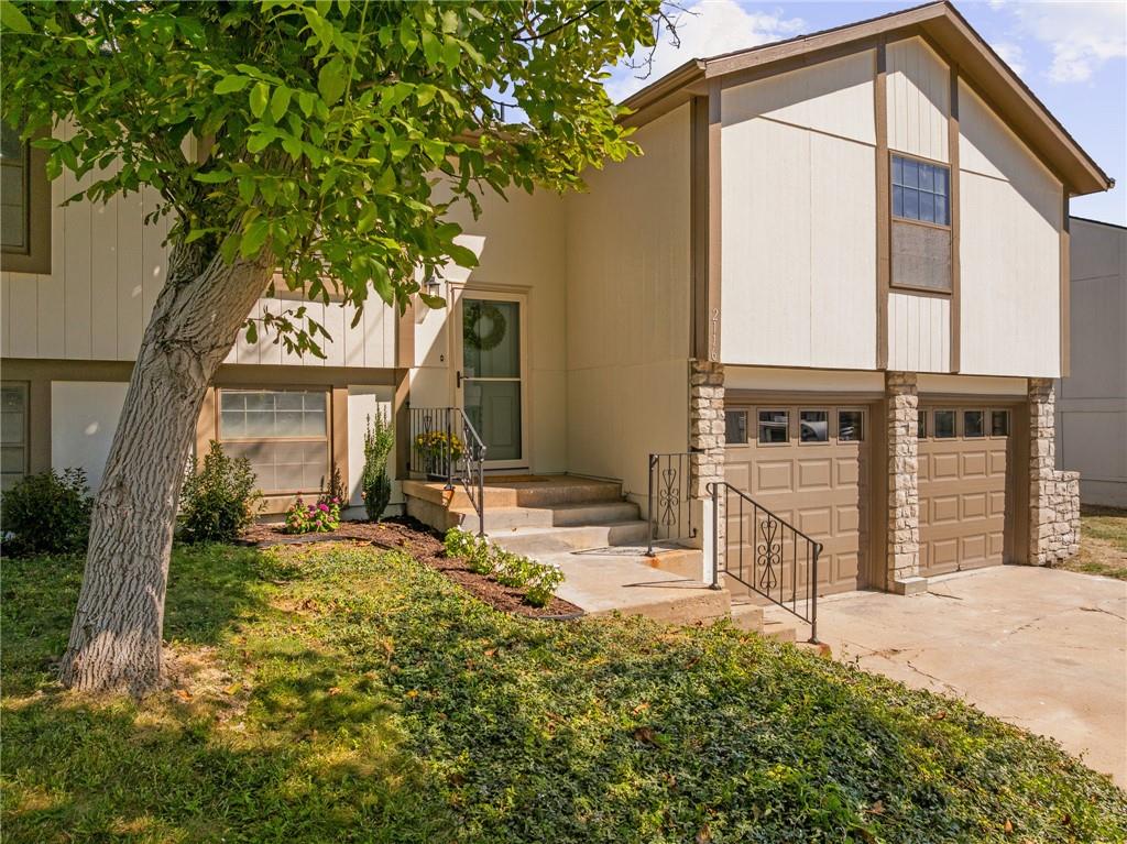 Photo 1 of Single family home for sale at 2116 E Mohawk Dr, Olathe, KS 66062 | MLS# 2640513 | Listing updated on 2026-09-21