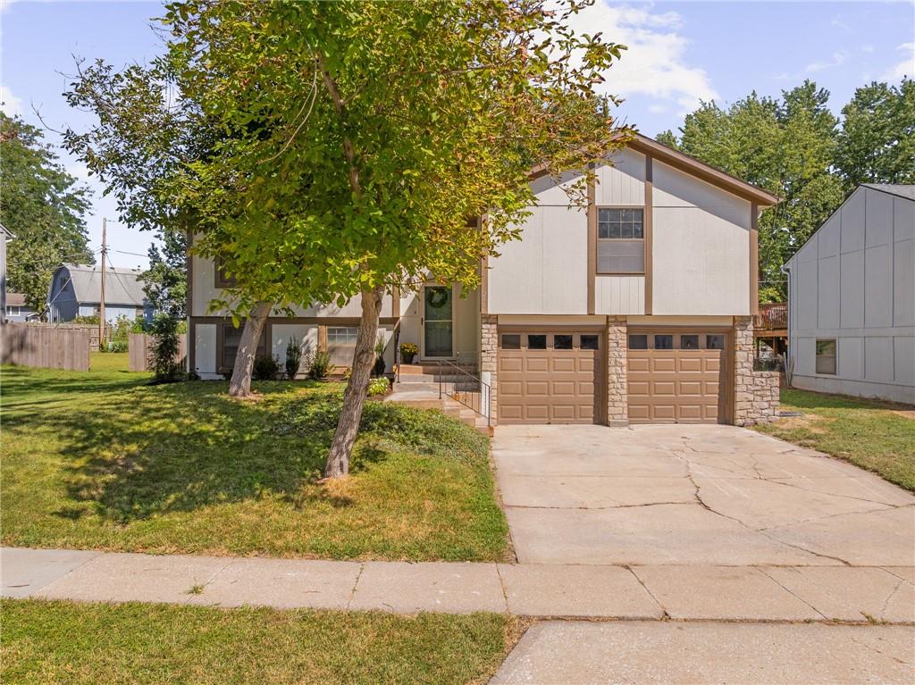 Photo 2 of Single family home for sale at 2116 E Mohawk Dr, Olathe, KS 66062 | MLS# 2640513 | Listing updated on 2026-09-21