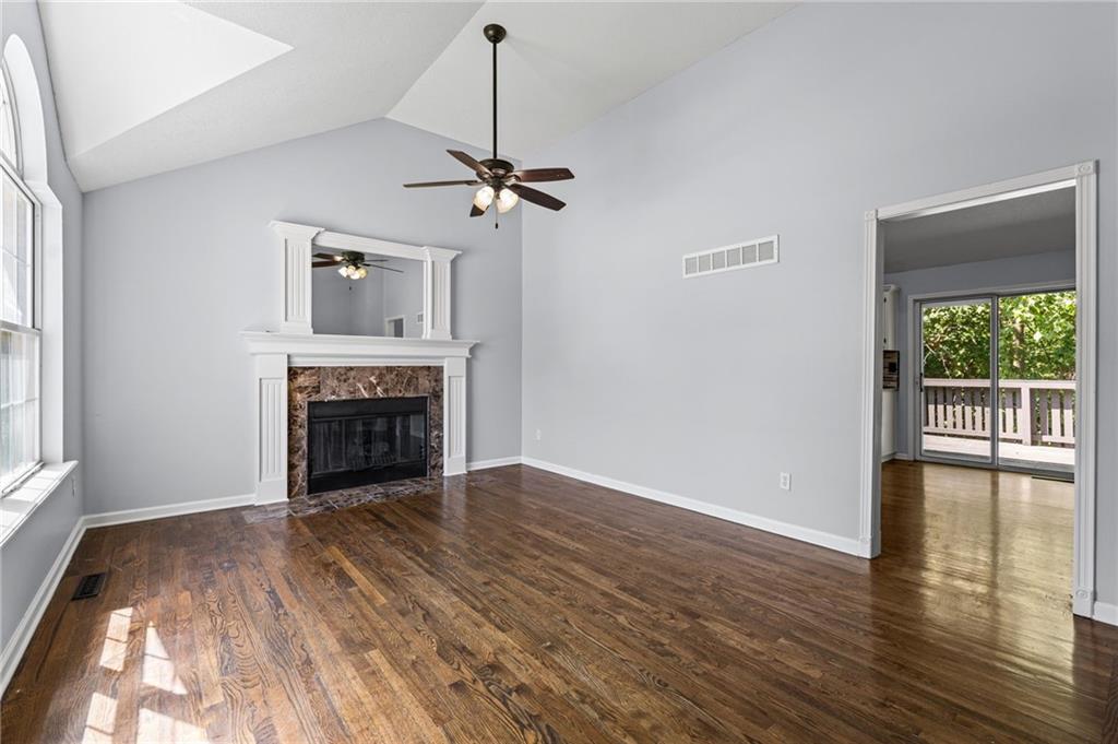 Photo 3 of Single family home for sale at 1117 Meadowlark Ln, Liberty, MO 64068 | MLS# 2641165 | Listing updated on 2026-10-02