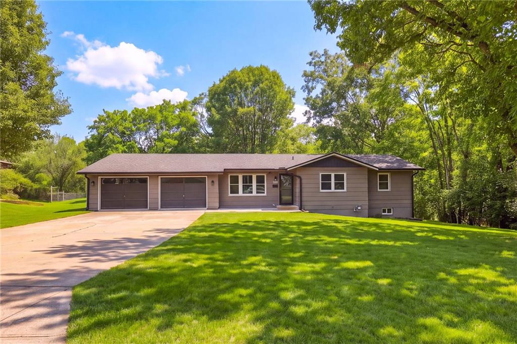 Single family home for sale at 709 Broad St, Warrensburg, MO 64093 | MLS# 2641355