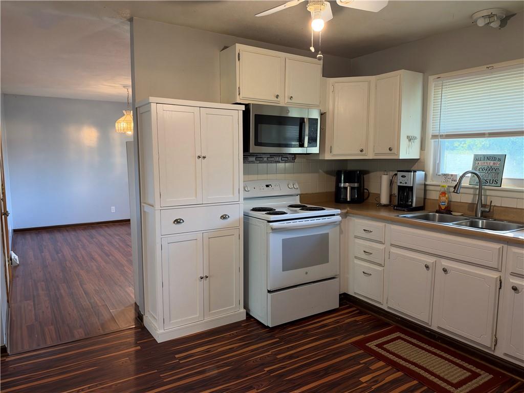 Photo 4 of Single family home for sale at 904 Jackson St, Pleasant Hill, MO 64080 | MLS# 2642020 | Listing updated on 2026-10-25