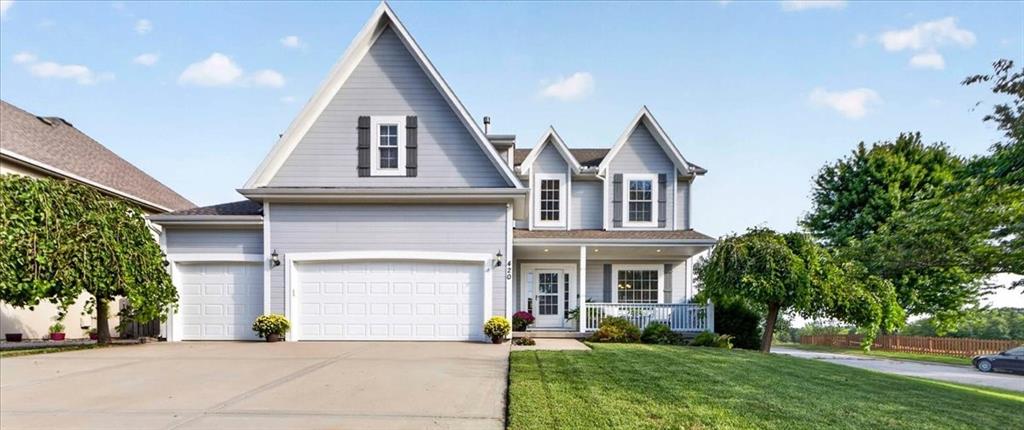 Single family home for sale at 420 Shannon Ave, Smithville, MO 64089 | MLS# 2642034