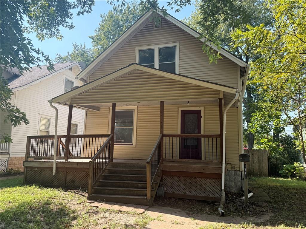 Single family home for sale at 1715 Quincy St, Topeka, KS 66612 | MLS# 2643364