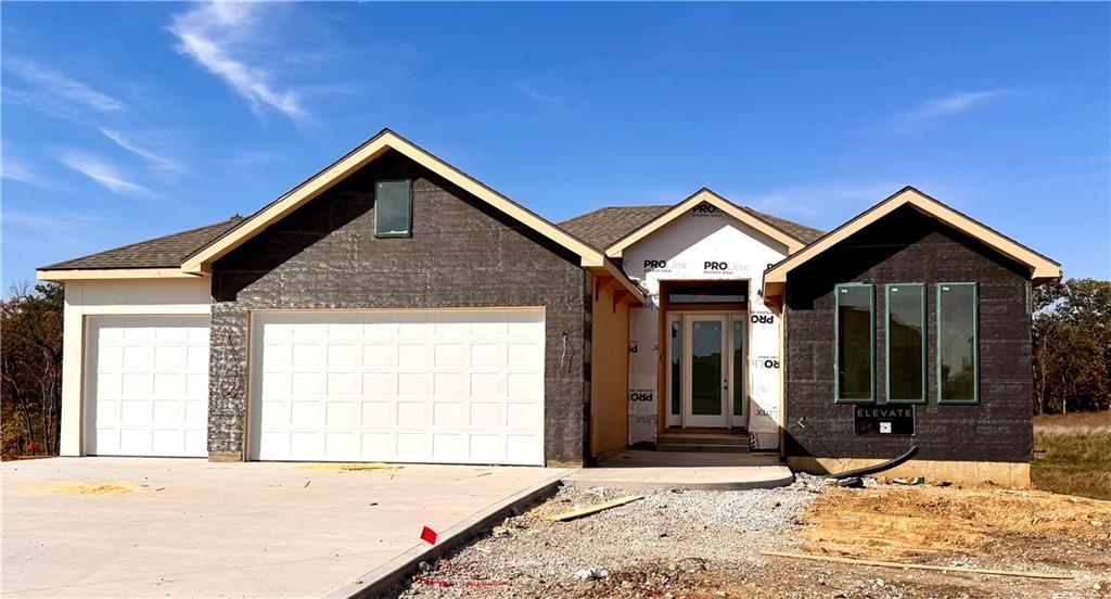 Single family home for sale at 8404 NW 90th Terrace, Kansas City, MO 64153 | MLS# 2645483