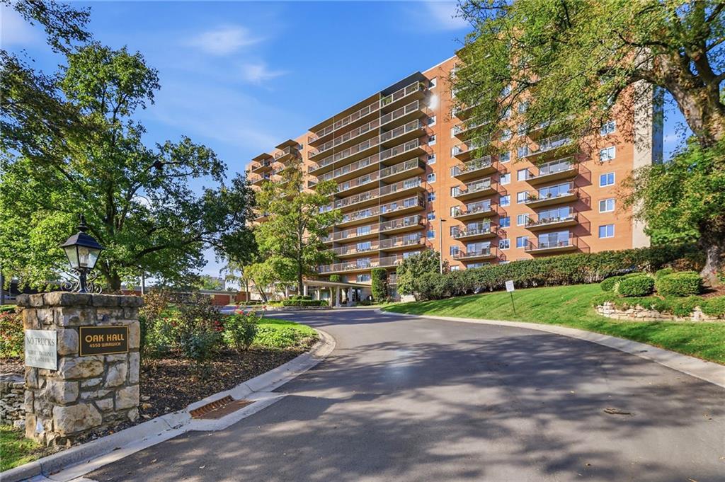 Condo for sale at 4550 Warwick Blvd #905, Kansas City, MO 64111 | MLS# 2647735