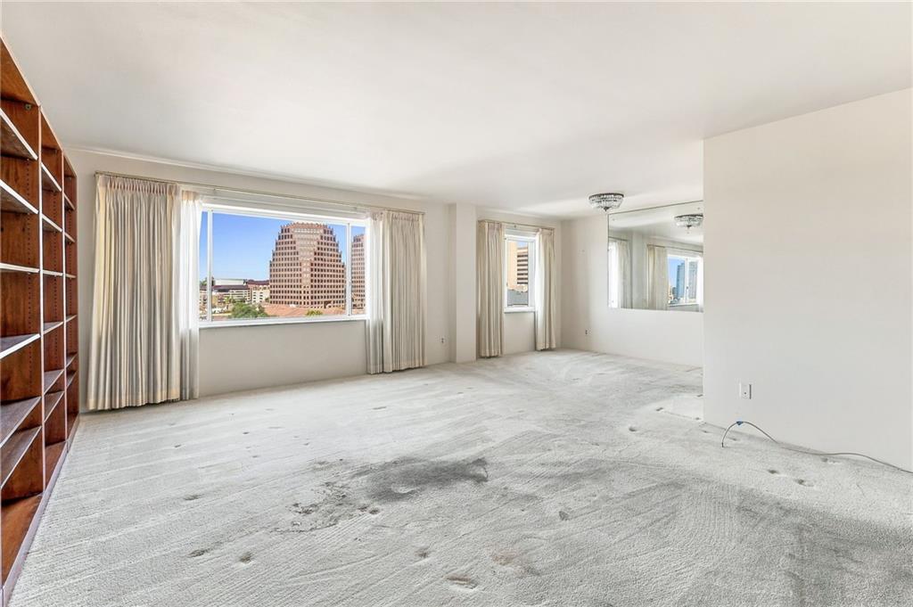 Photo 3 of Condo for sale at 4550 Warwick Blvd #905, Kansas City, MO 64111 | MLS# 2647735 | Listing updated on 2026-10-26