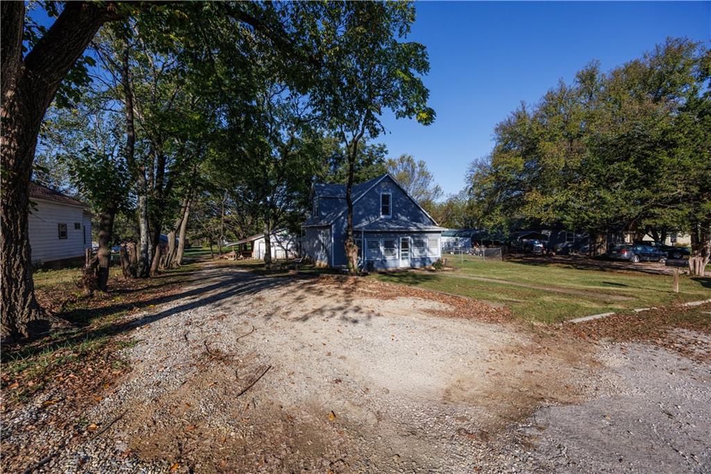 Photo 3 of Single family home for sale at 233 South 4th, Fredonia, KS 66736 | MLS# 2647755 | Listing updated on 2026-10-25