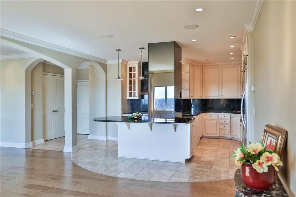 Photo 3 of Condo for sale at 121 West 48th St #1803, Kansas City, MO 64112 | MLS# 2648101 | Listing updated on 2026-10-25
