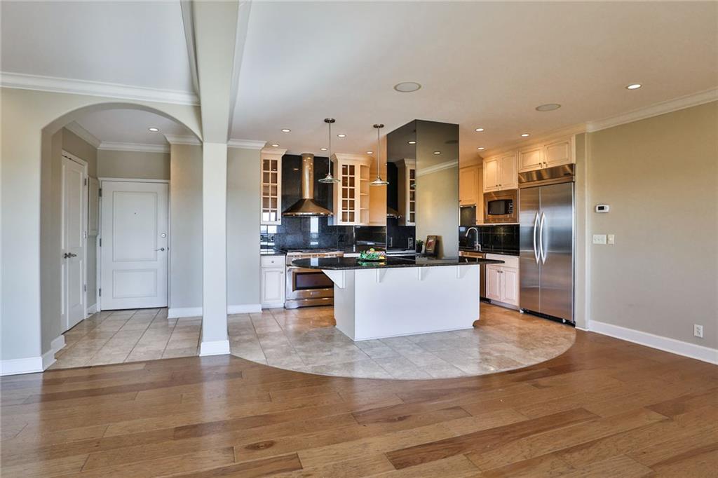 Listing Photo 1 - Condo for sale in Sulgrave Apartments located at 121 W 48Th St, Kansas, MO 64112 - Unit #1803