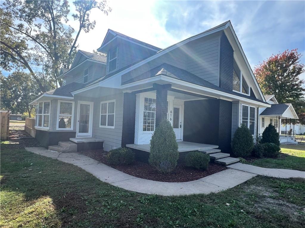 Photo 3 of Single family home for sale at 616 E 22nd Street, Pittsburg, KS 66762 | MLS# 2648367 | Listing updated on 2026-10-25