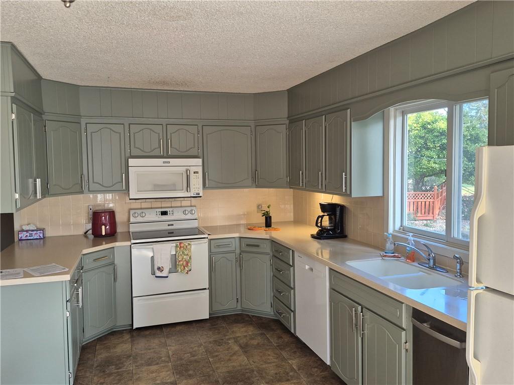 Photo 2 of Single family home for sale at 1913 Grand Ave, Leavenworth, KS 66048 | MLS# 2648461 | Listing updated on 2026-10-25