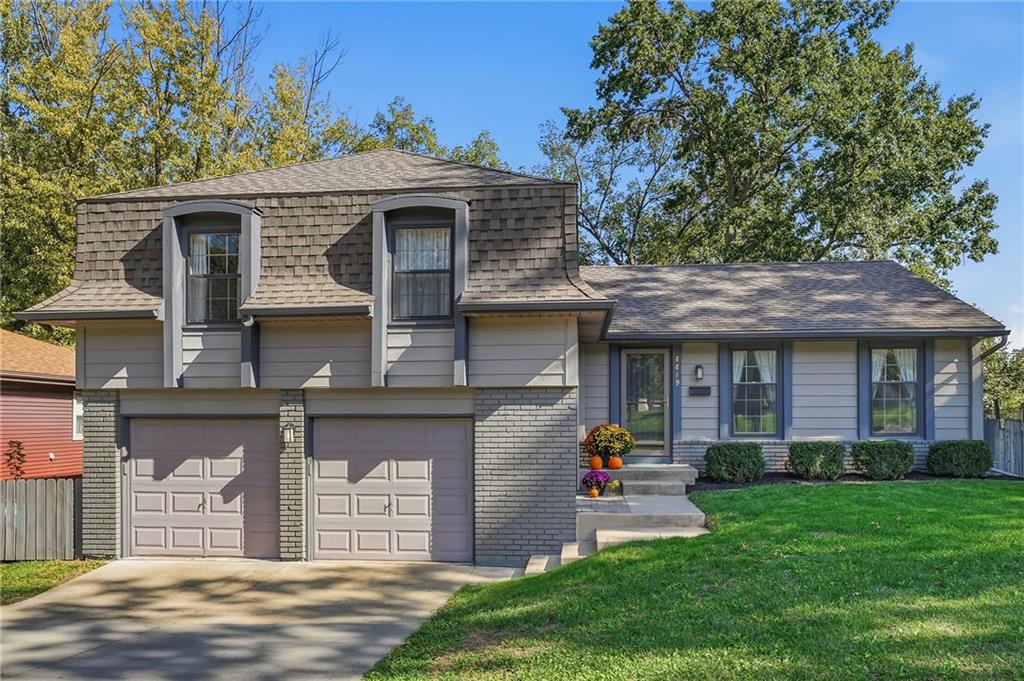 Single family home for sale at 8819 Hadley St, Overland Park, KS 66212 | MLS# 2648489