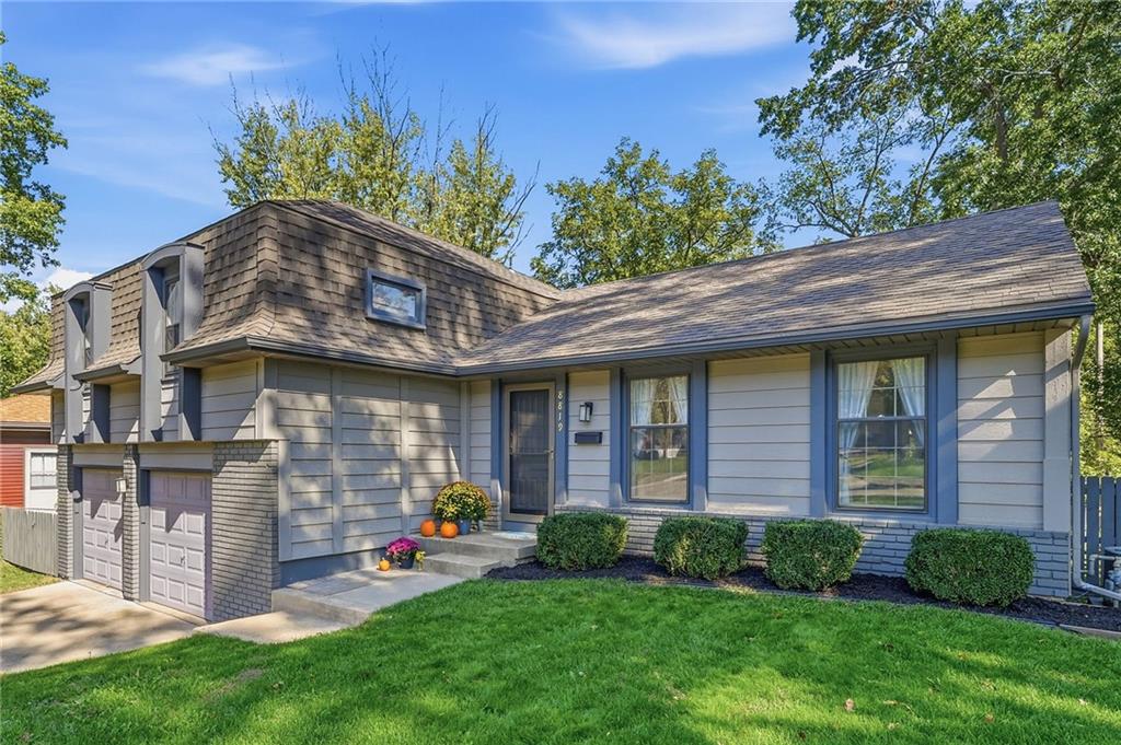 Photo 1 of Single family home for sale at 8819 Hadley St, Overland Park, KS 66212 | MLS# 2648489 | Listing updated on 2026-10-24