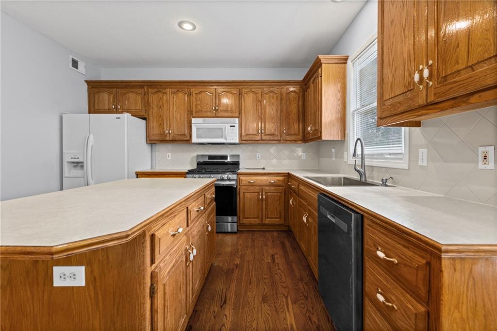 Photo 4 of Single family home for sale at 8009 W 144th Place, Overland Park, KS 66223 | MLS# 2648605 | Listing updated on 2026-10-25