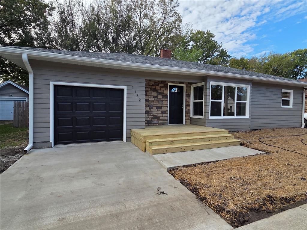 Single family home for sale at 1132 Cooper St, Chillicothe, MO 64601 | MLS# 2648702