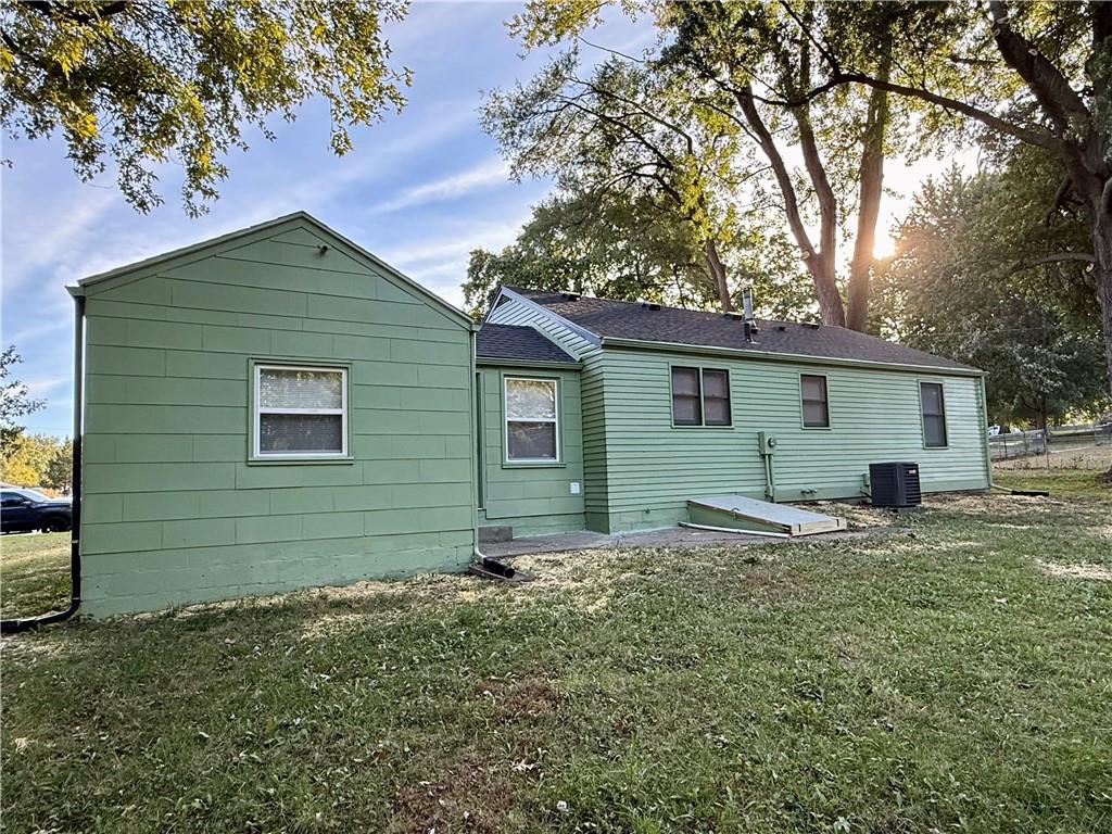 Photo 2 of Single family home for sale at 10704 East 34th St S, Independence, MO 64052 | MLS# 2648706 | Listing updated on 2026-10-24
