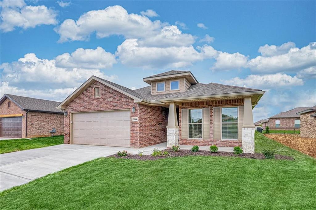 Photo 2 of Single family home for sale at 18565 W 195th Terrace, Spring Hill, KS 66083 | MLS# 2648738 | Listing updated on 2026-10-24