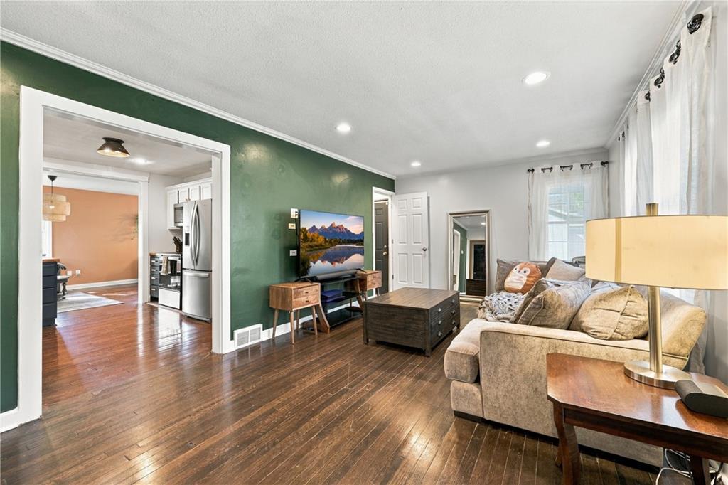 Photo 2 of Single family home for sale at 3330 Blue Ridge Blvd, Independence, MO 64052 | MLS# 2648740 | Listing updated on 2026-10-25