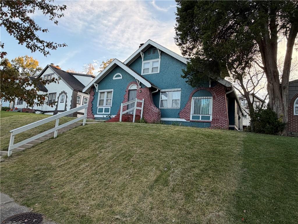 Photo 2 of Single family home for sale at 6664 Paseo Blvd, Kansas City, MO 64132 | MLS# 2648744 | Listing updated on 2026-10-25