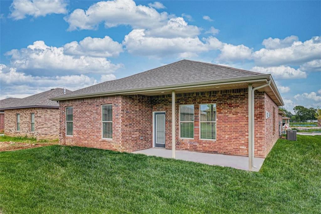 Photo 2 of Single family home for sale at 18465 W 195th Terrace, Spring Hill, KS 66083 | MLS# 2648757 | Listing updated on 2026-10-25