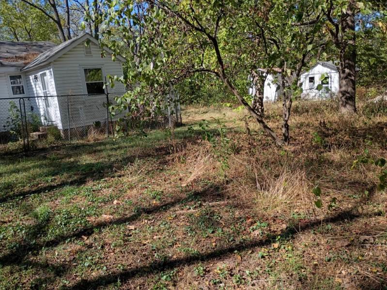 Photo 2 of Single family home for sale at 1002 W Ellis St, Salem, MO 65560 | MLS# 2648770 | Listing updated on 2026-10-25