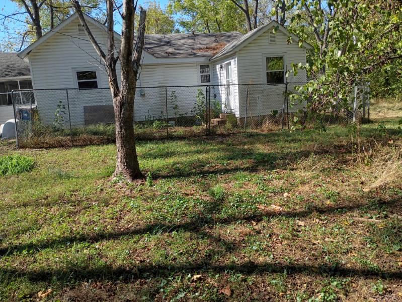 Single family home for sale at 1002 W Ellis St, Salem, MO 65560 | MLS# 2648770