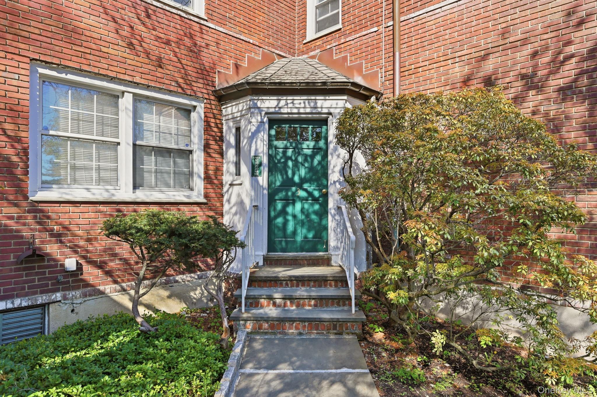 Photo 3 of Sale Pending at 3 Campus Pl #MR, Scarsdale, NY 10583 | MLS# 989084 | Listing updated on 2026-09-21