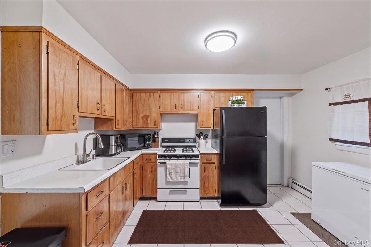 Photo 3 of Multi family home for sale at 805 Tuckahoe Rd, Yonkers, NY 10710 | MLS# 1026150 | Listing updated on 2026-09-21