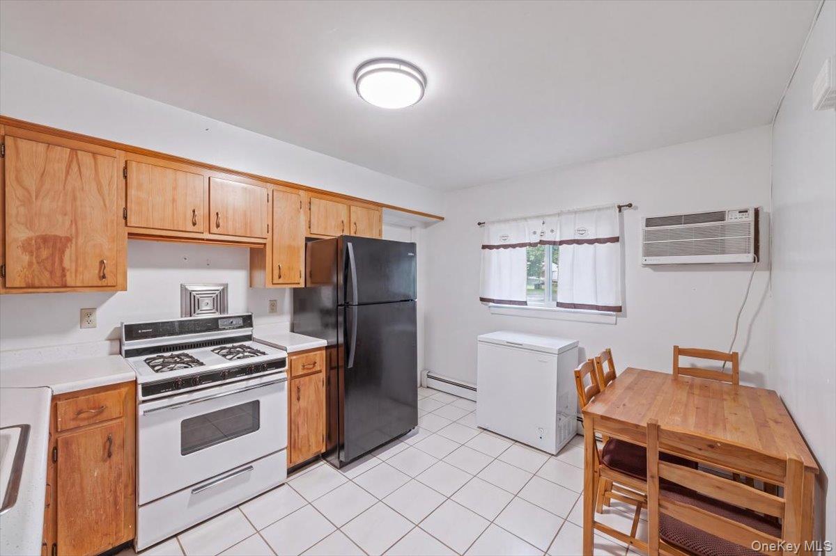 Photo 4 of House for sale at 805 Tuckahoe Rd, Yonkers, NY 10710 | MLS# 1026150 | Listing updated on 2026-09-21