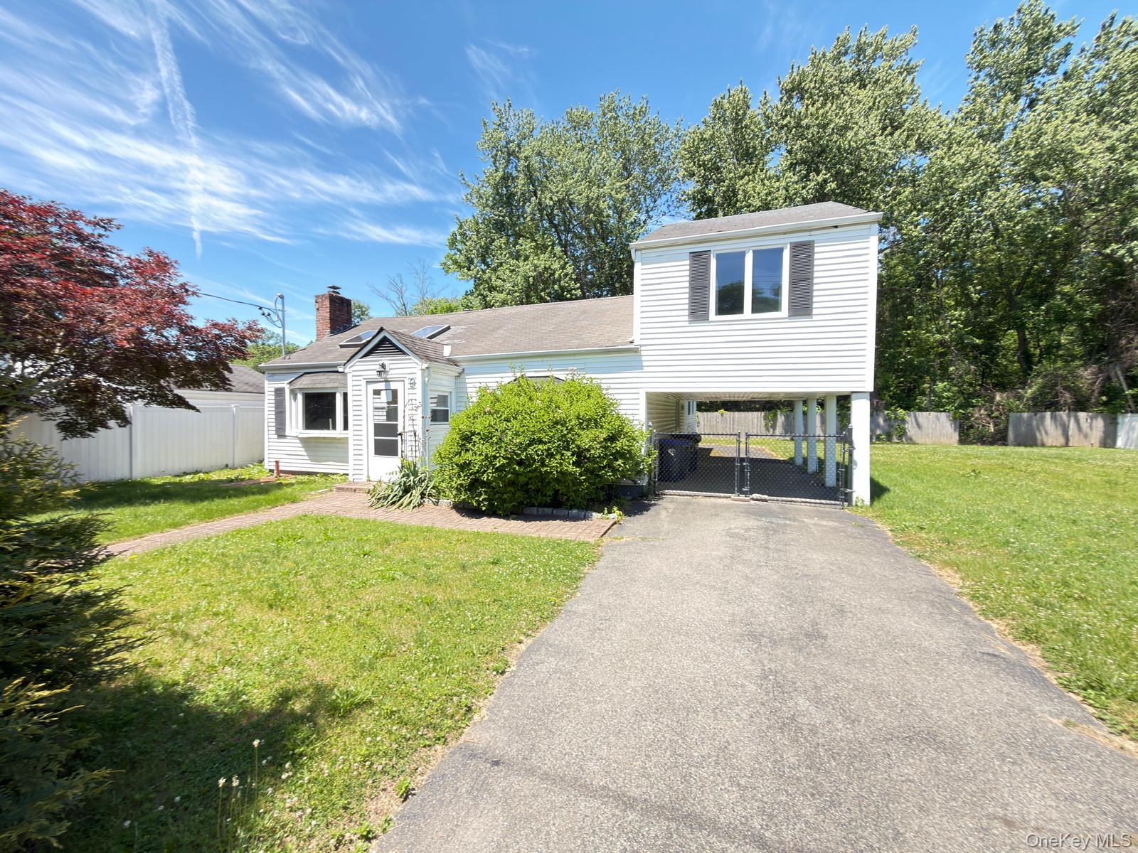 Photo 3 of Single family home for sale at 9 Babbitt Ct, Greenburgh, NY 10523 | MLS# 1037210 | Listing updated on 2026-10-26