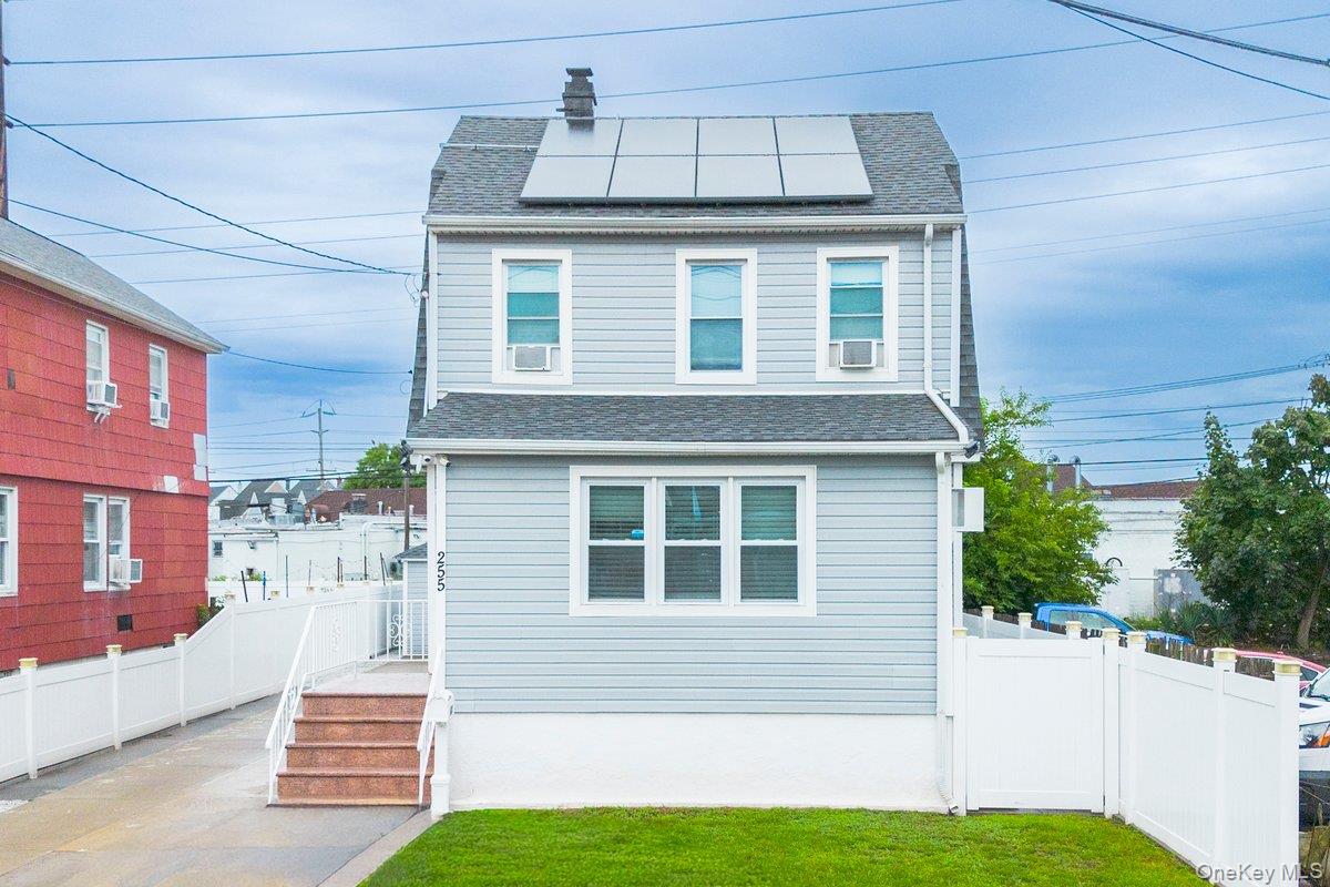 Single family home for sale at 255 Cochran Pl, Hempstead, NY 11581 | MLS# 1047021