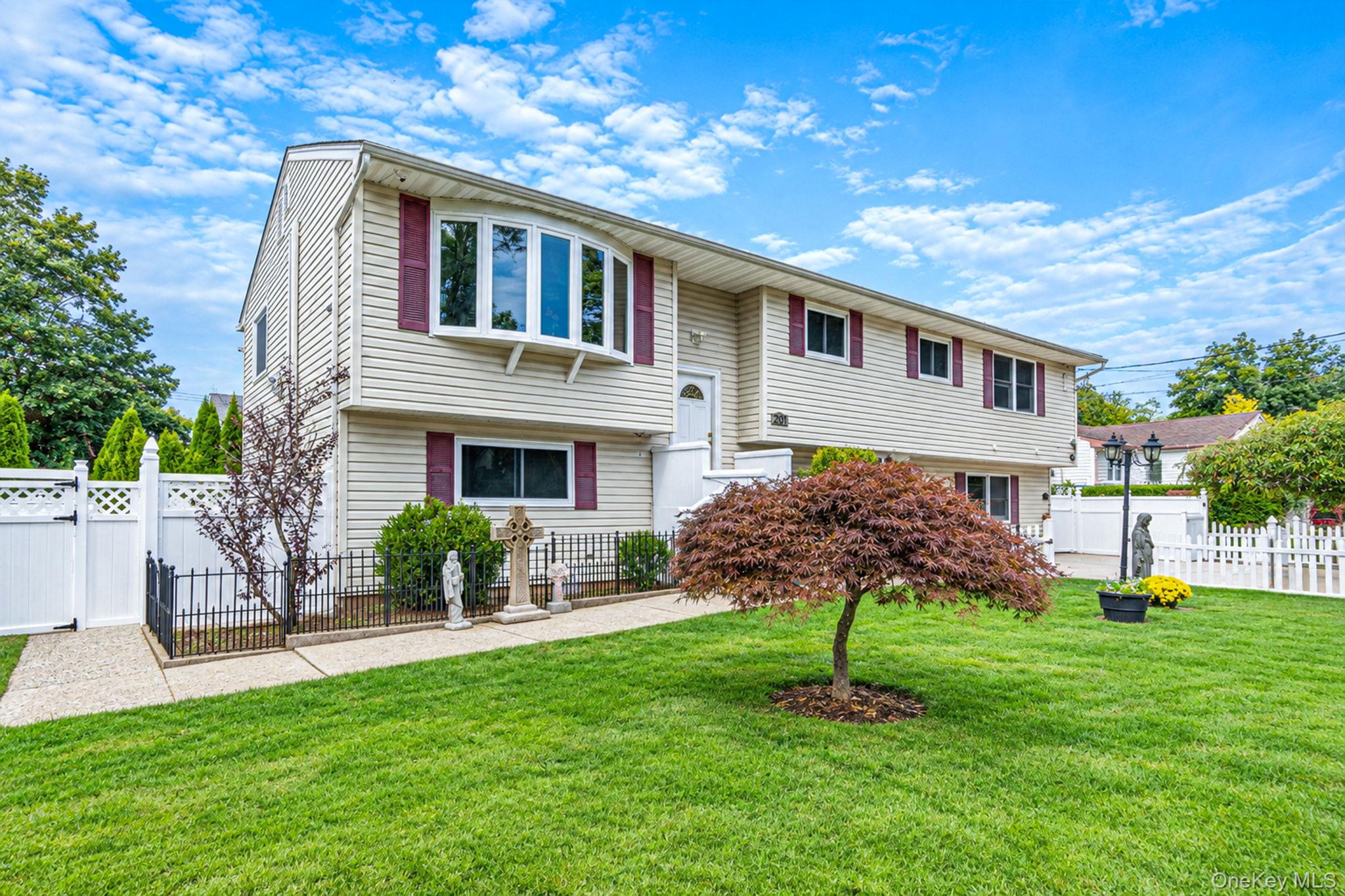 Single family home for sale at 201 Overton St, Babylon, NY 11729 | MLS# 1051672