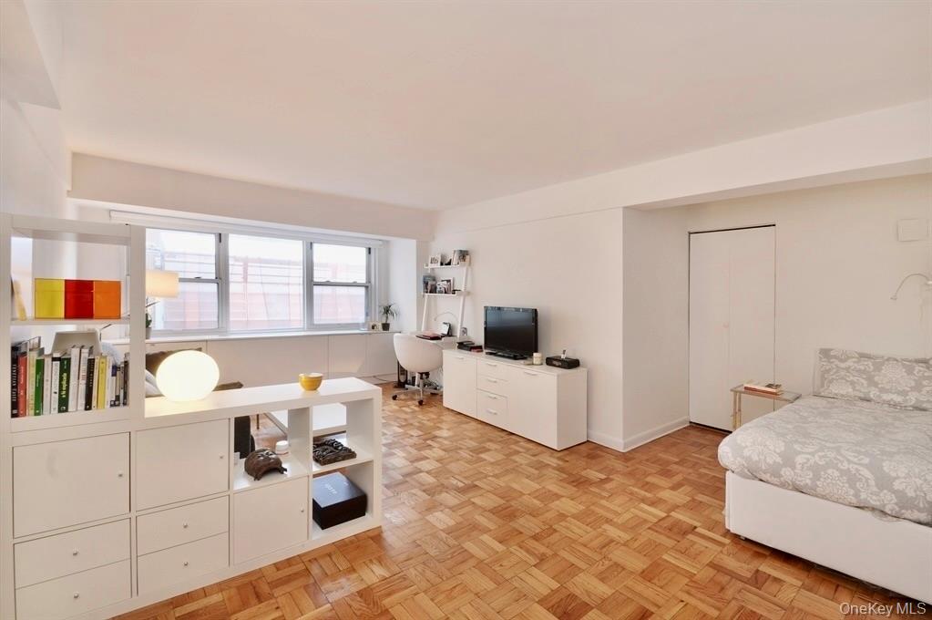 Condo for sale at 210 E 63rd Street #11B, New York, NY 10065 | MLS# 1053514
