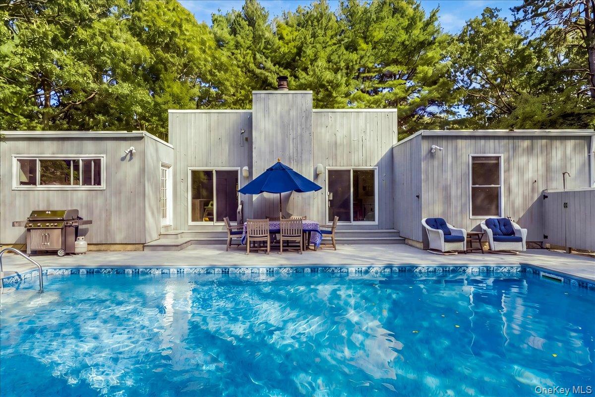 Single family home for sale at 10 Glenmore Rd, Southampton, NY 11946 | MLS# 1053693