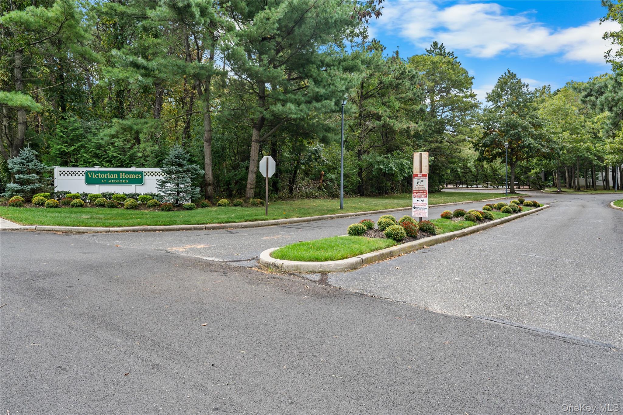 Photo 3 of Condo for sale at 3 Victorian Ln, Brookhaven, NY 11763 | MLS# 1059458 | Listing updated on 2026-10-08