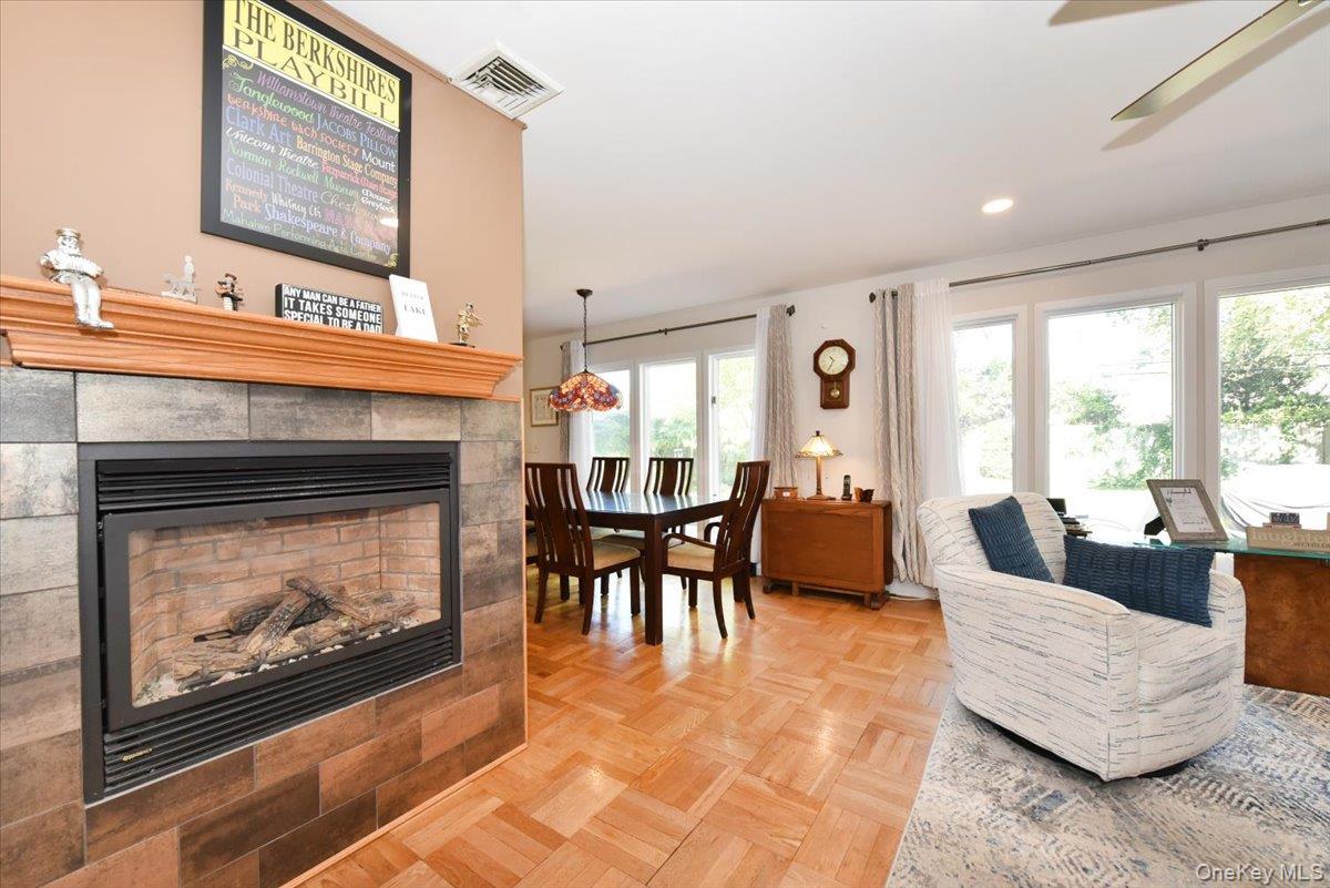 Photo 4 of Single family home for sale at 4 Primrose Ave, Oyster Bay, NY 11801 | MLS# 1063932 | Listing updated on 2026-10-25
