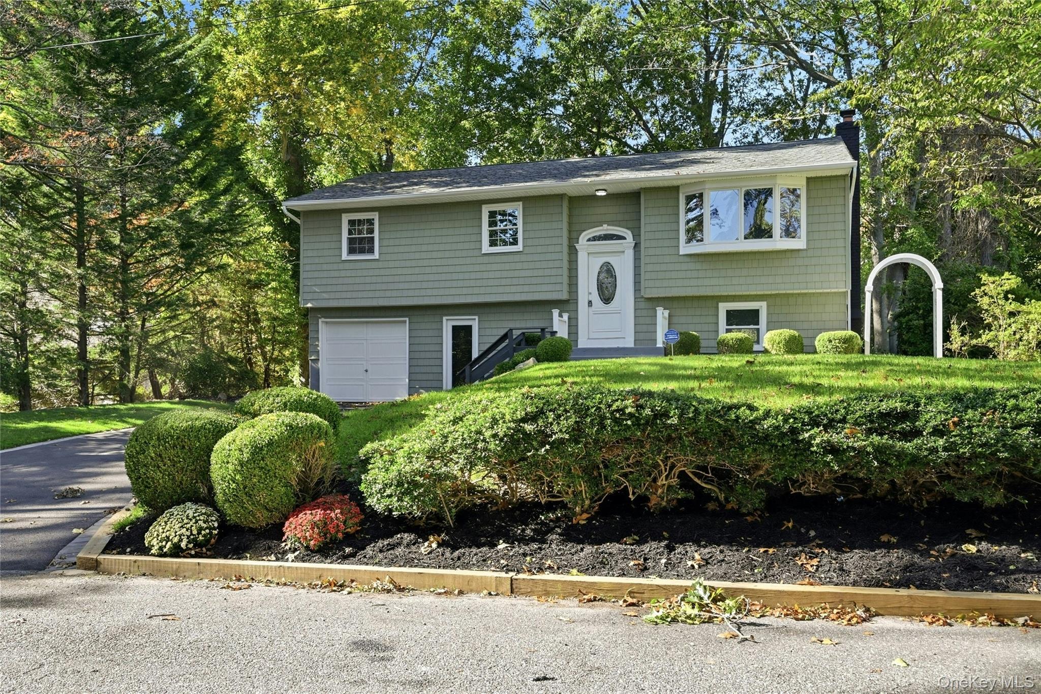 Photo 1 of Single family home for sale at 11 Marbeth Cir, Brookhaven, NY 11764 | MLS# 1064133 | Listing updated on 2026-10-25