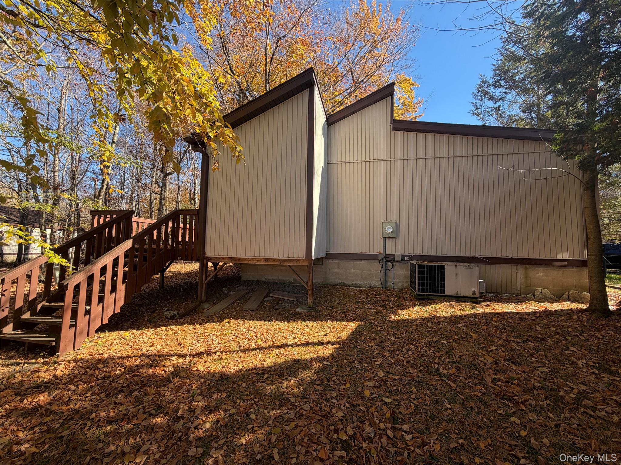 Photo 3 of Single family home for sale at 8 Gloucester Ct, Thompson, NY 12701 | MLS# 1065360 | Listing updated on 2026-10-26