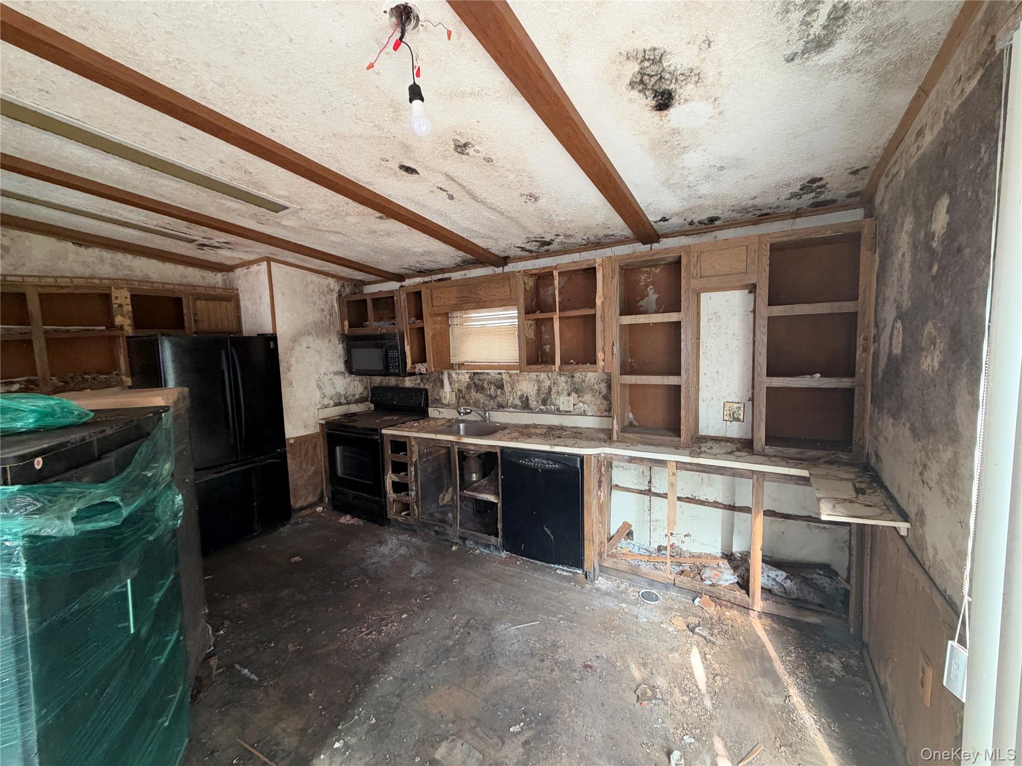 Photo 4 of Single family home for sale at 8 Gloucester Ct, Thompson, NY 12701 | MLS# 1065360 | Listing updated on 2026-10-26
