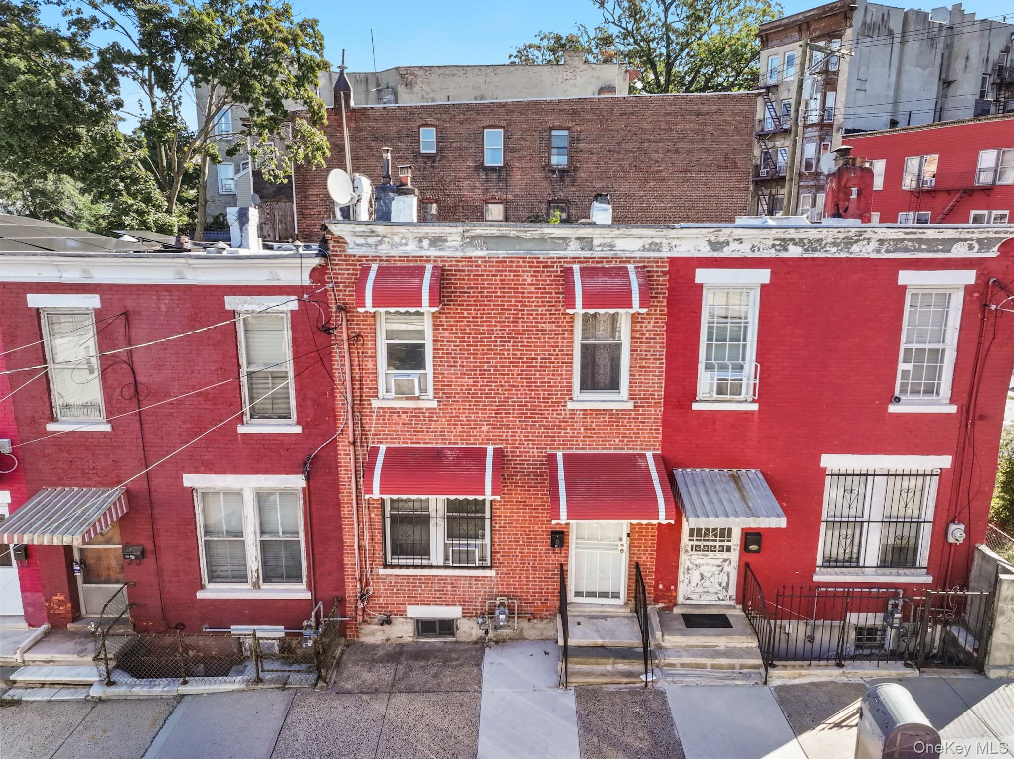 Photo 3 of Single family home for sale at 30 Saratoga Ave, Yonkers, NY 10705 | MLS# 1065459 | Listing updated on 2026-10-26