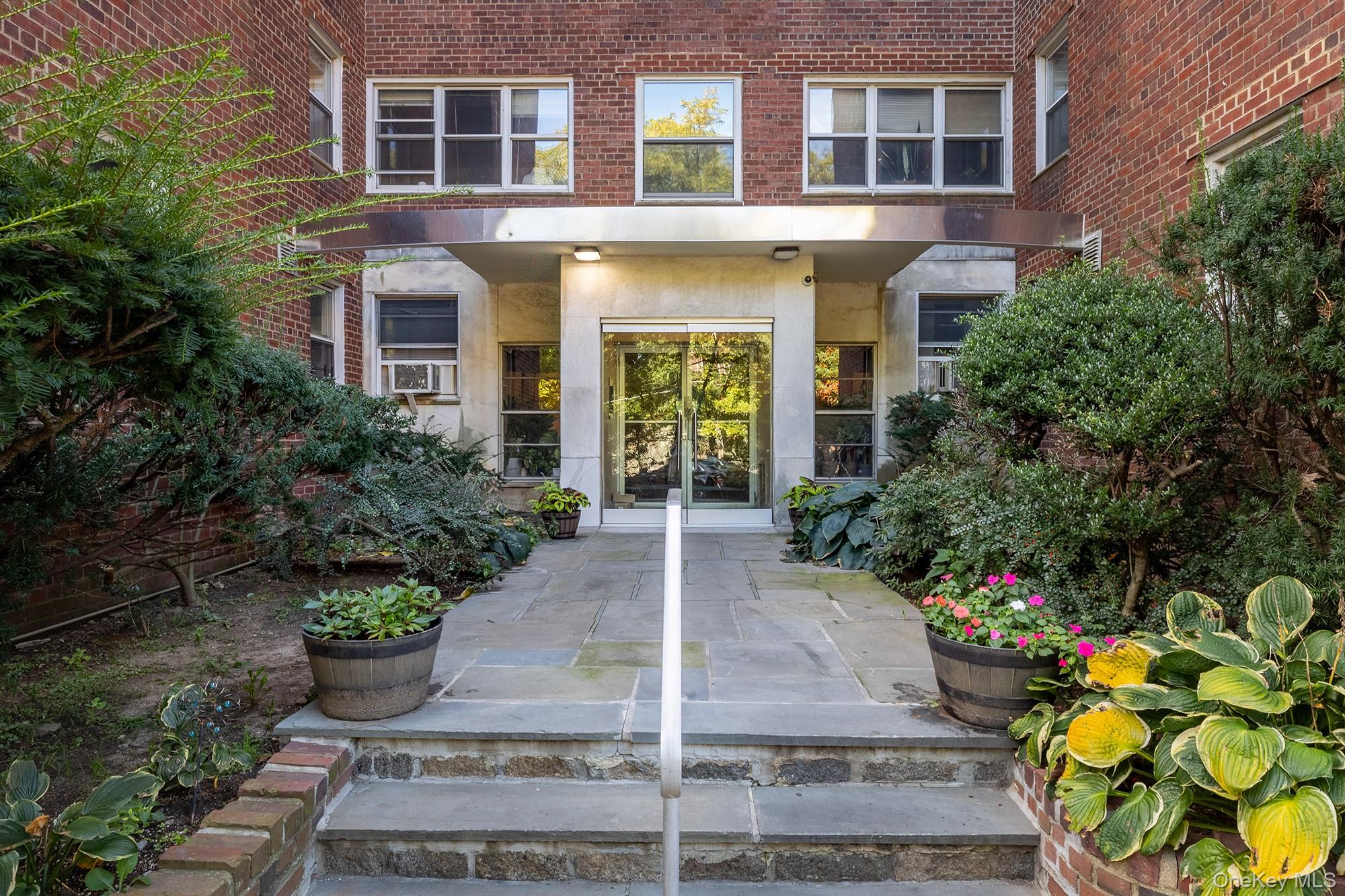 Photo 1 of Condo for sale at 1234 Midland Ave #4H, Yonkers, NY 10708 | MLS# 1066064 | Listing updated on 2026-10-25