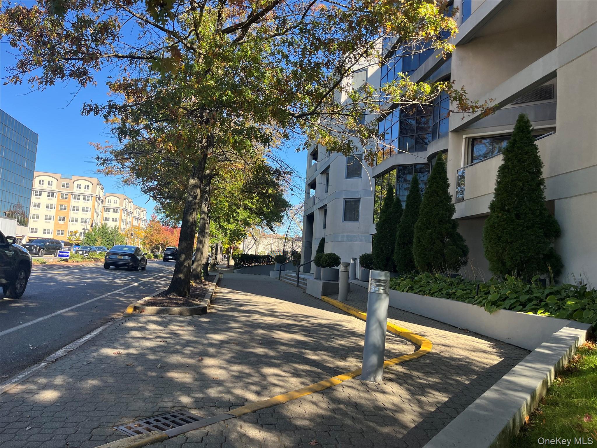 Condo for sale at 100 Great Neck Rd #3D, North Hempstead, NY 11021 | MLS# 1066239