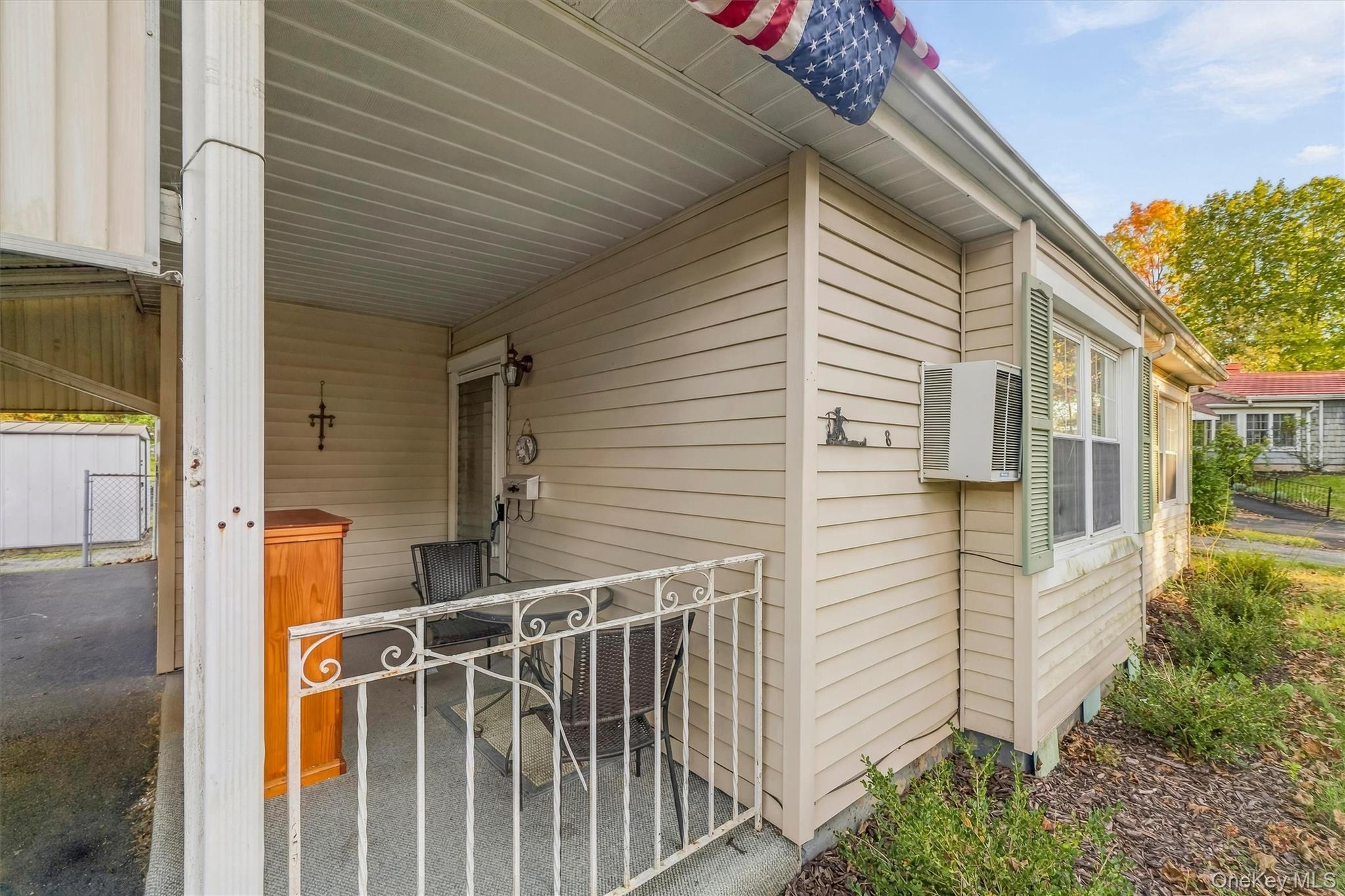 Photo 4 of Single family home for sale at 8 Hampton Pl, Newburgh (city), NY 12550 | MLS# 1066563 | Listing updated on 2026-10-25