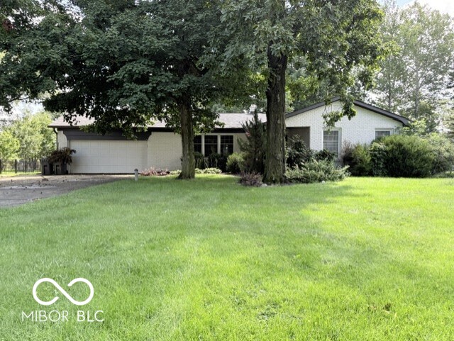 Photo 1 of Sale Pending at 1605 Bowman Dr, Greenfield, IN 46140 | MLS# 22104868 | Listing updated on 2026-10-07