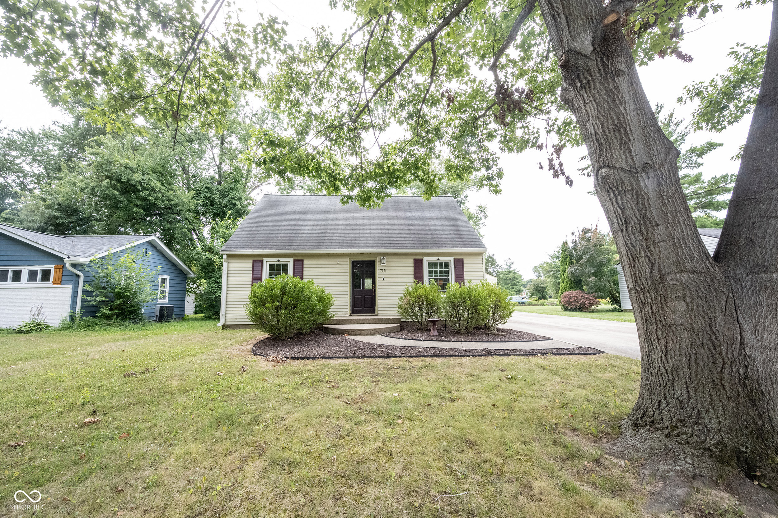 Photo 2 of Single family home for sale at 715 Homewood Dr, Carmel, IN 46280 | MLS# 22116492 | Listing updated on 2026-10-07