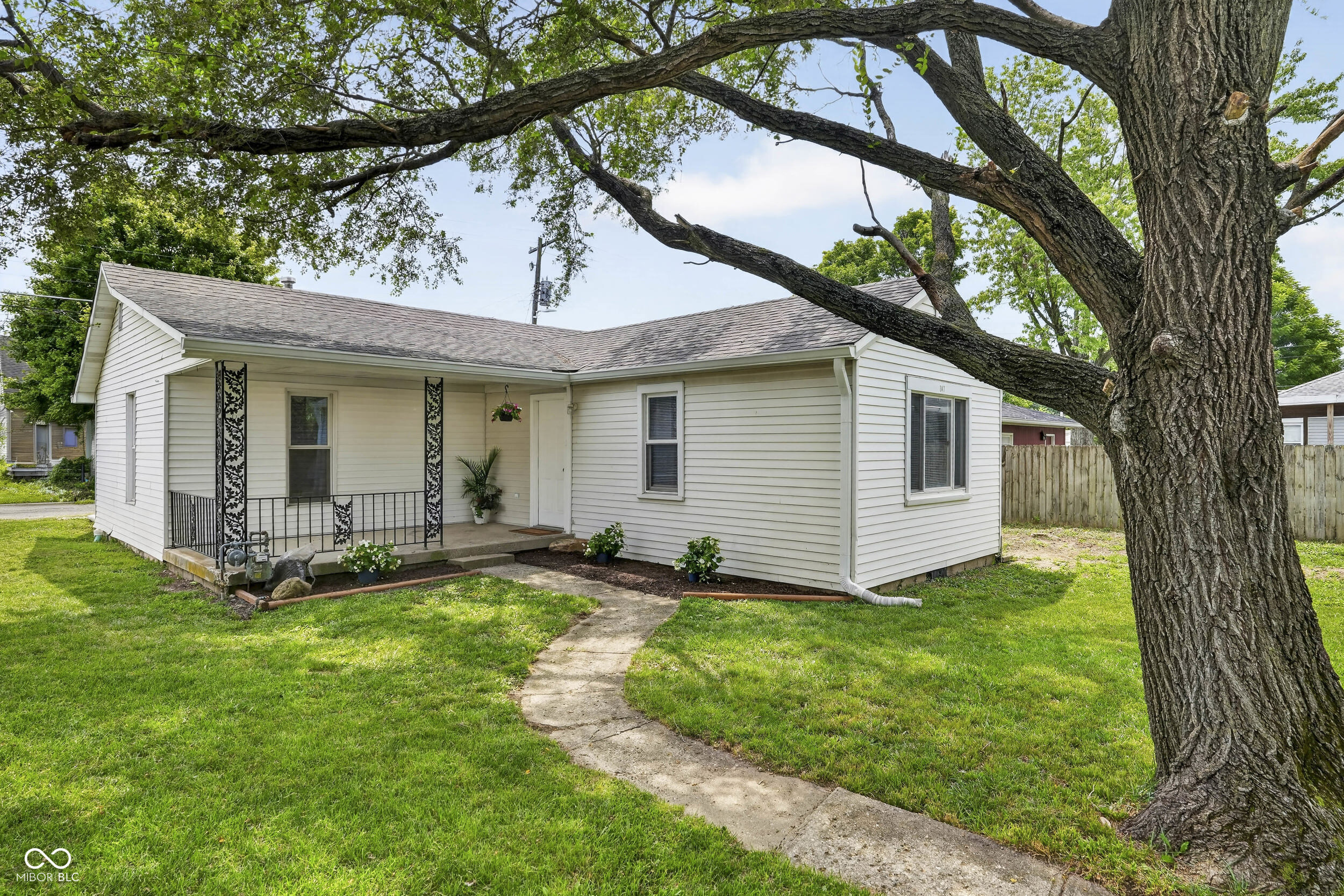 Single family home for sale at 847 W North St, Greenfield, IN 46140 | MLS# 22118592