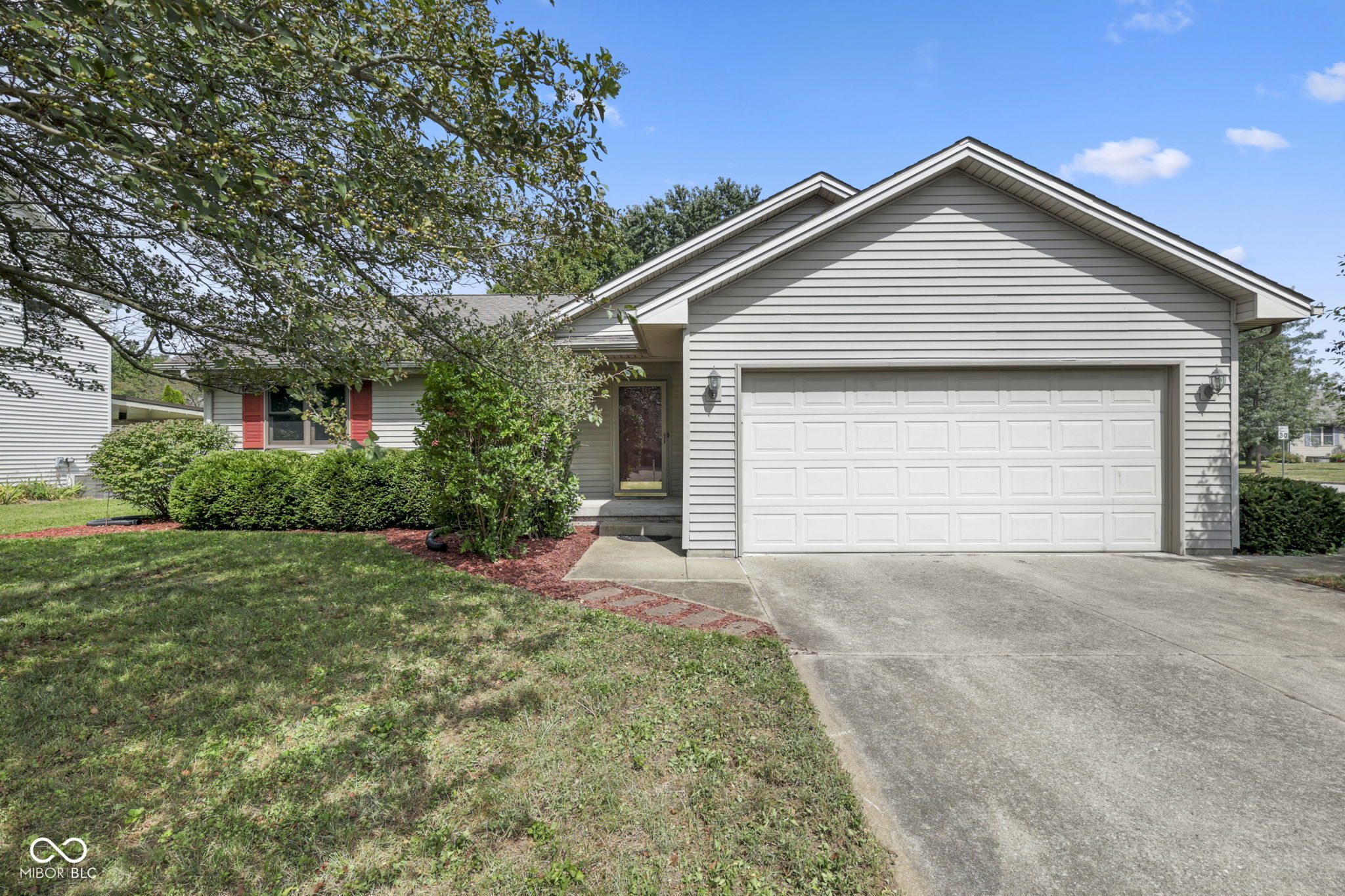 Photo 2 of Single family home for sale at 6002 Kennesaw Trl, Columbus, IN 47203 | MLS# 22125078 | Listing updated on 2026-09-21
