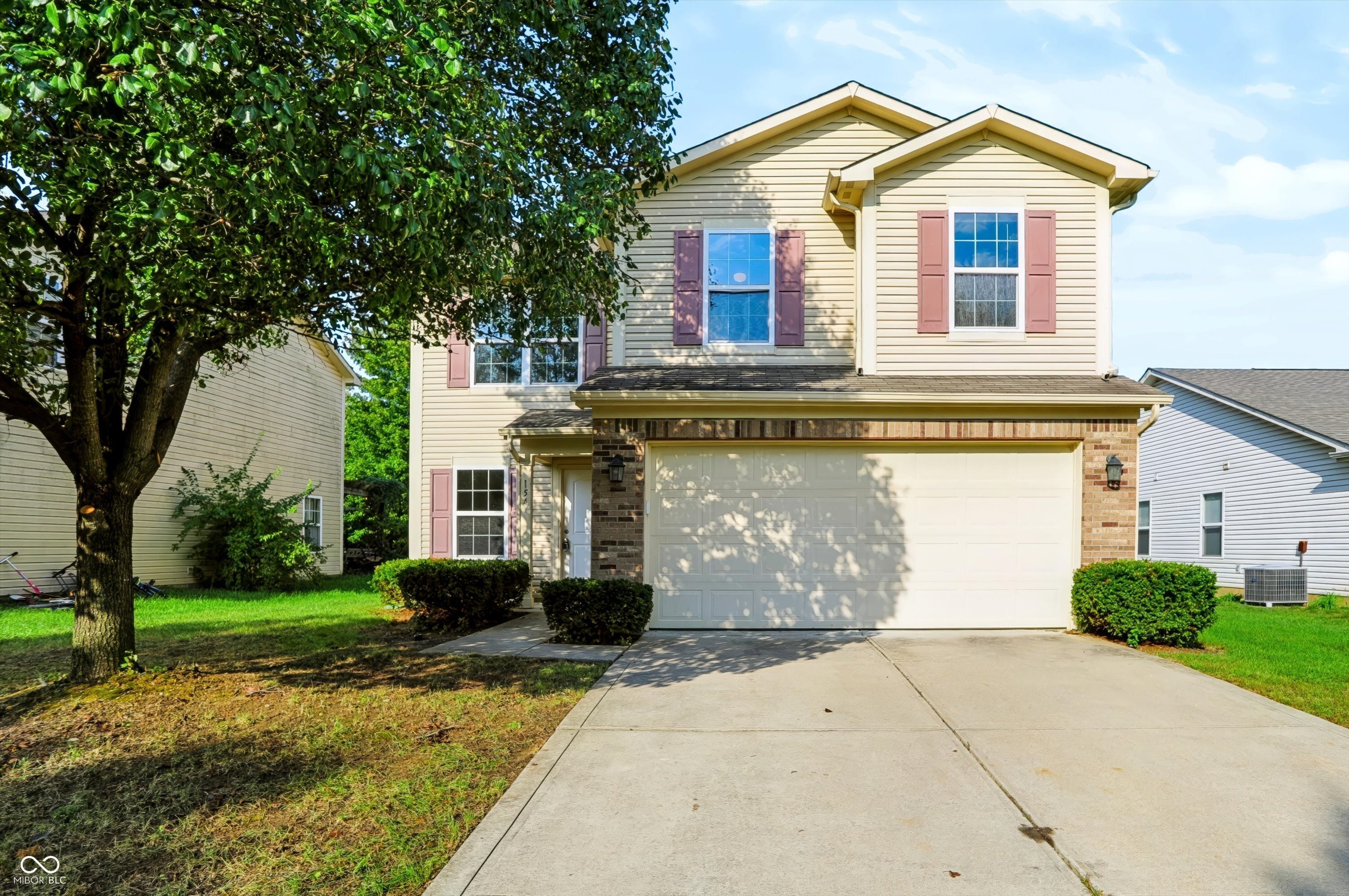 Photo 1 of Single family home for sale at 154 Thistlewood Dr, Greenfield, IN 46140 | MLS# 22125258 | Listing updated on 2026-09-21